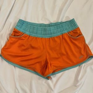 Brooks Women's 3" Chaser Running Shorts.. Built in underwear..